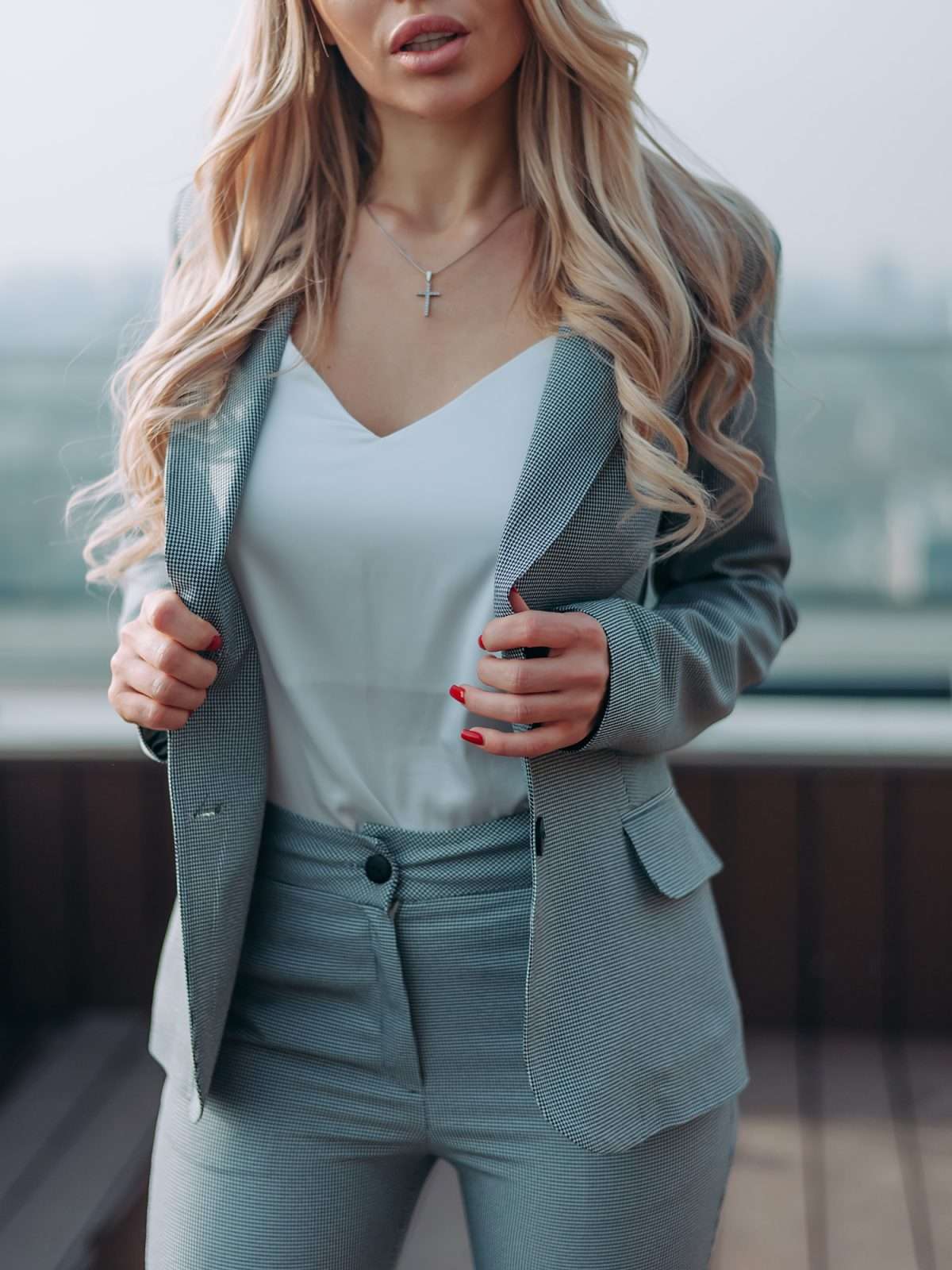 Grey 2-Piece Slim Suit with Single-Breasted Blazer and Cropped Trousers